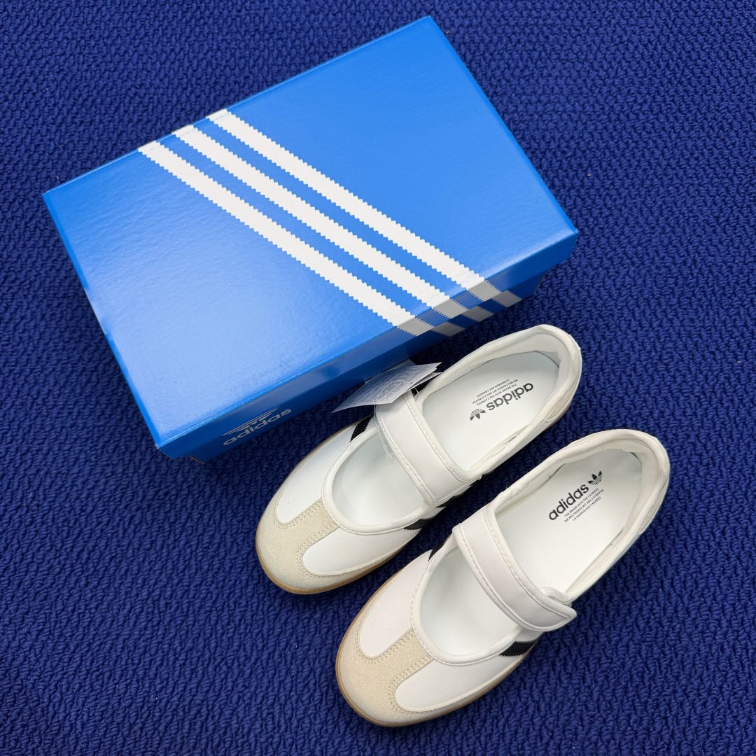 Adidas Originals Samba Jane 桑巴德训 玛丽珍舞鞋货号：JR1402 白色尺码