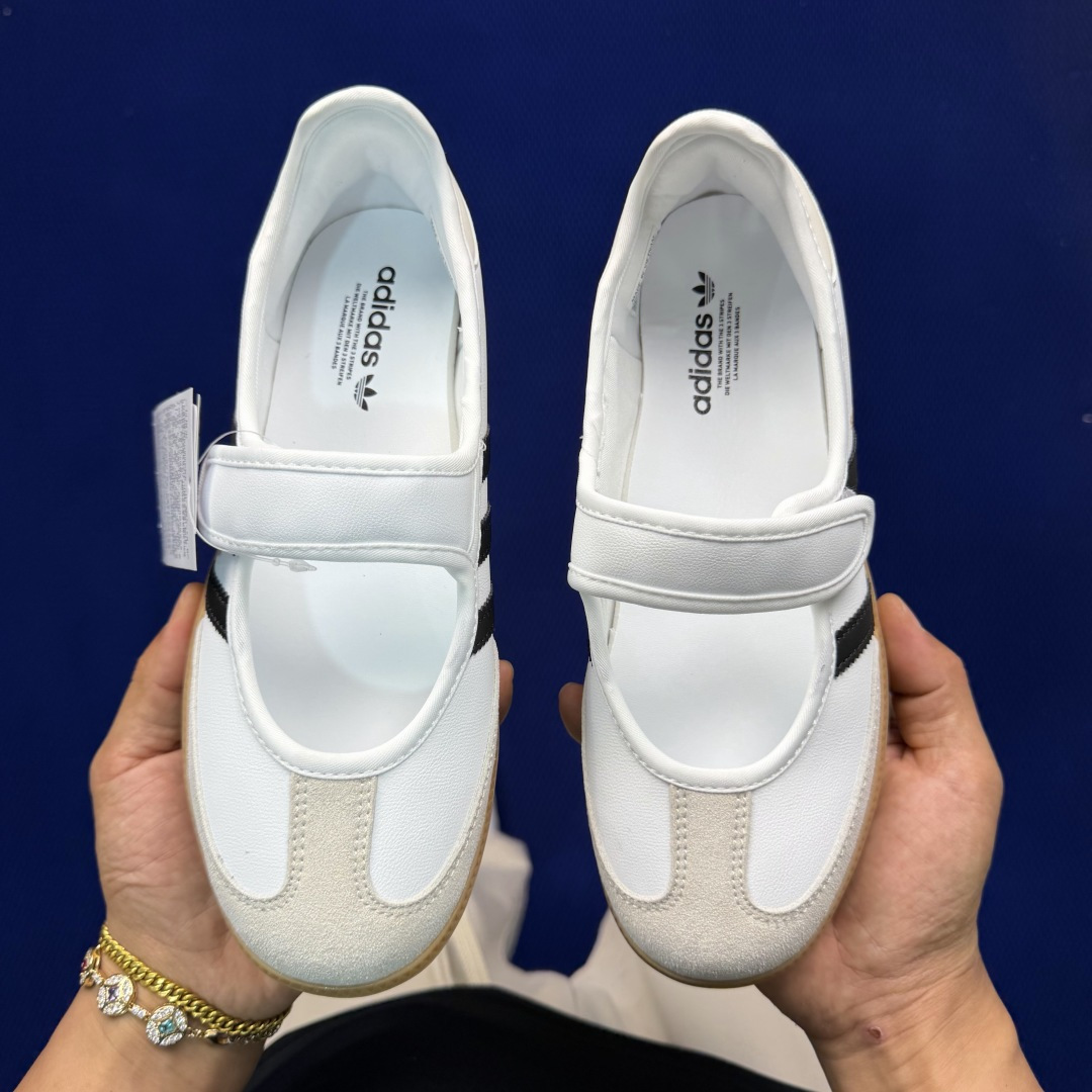 Adidas Originals Samba Jane 桑巴德训 玛丽珍舞鞋货号：JR1402 白色尺码