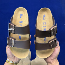 勃肯/博肯 Birkenstock Arizona 潮流柔软 舒适 防磨一字拖鞋真正软木塞大底!鞋底带颗 勃肯/博肯 Birkenstock Arizona 潮流柔软 舒适 防磨一字拖鞋真正软木塞大底!鞋底带颗