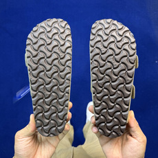 勃肯/博肯 Birkenstock Arizona 潮流柔软 舒适 防磨一字拖鞋真正软木塞大底!鞋底带颗 勃肯/博肯 Birkenstock Arizona 潮流柔软 舒适 防磨一字拖鞋真正软木塞大底!鞋底带颗