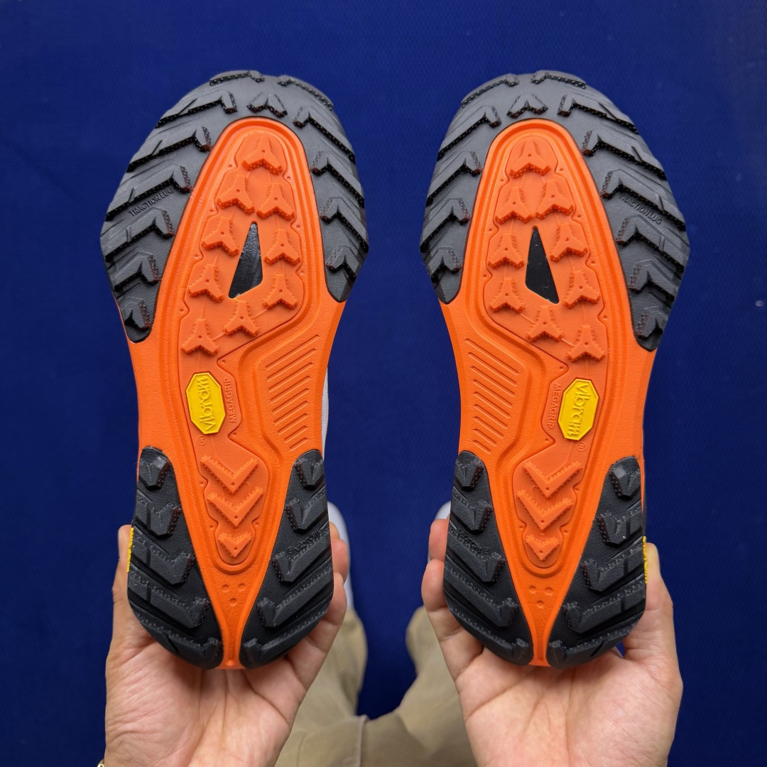 Nike ACG Zegama 越野跑鞋 第11色:白橘货号：HV8113-012尺码：36-45带半码