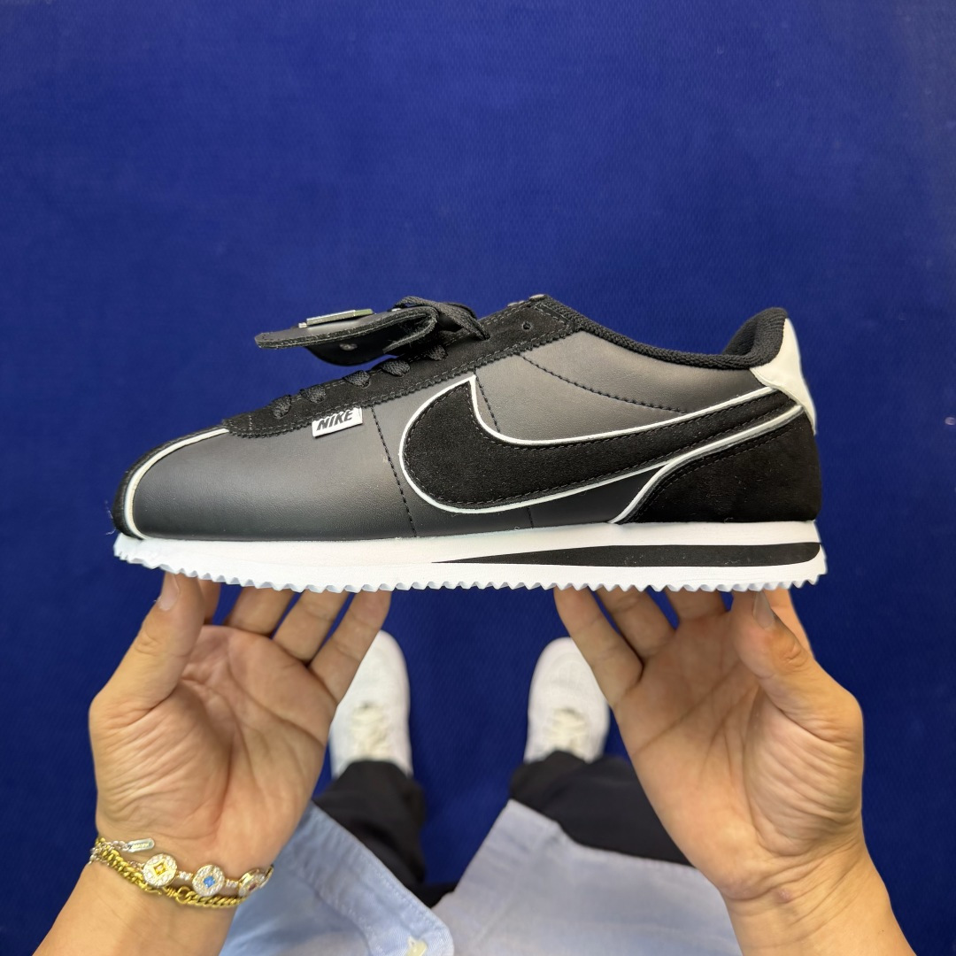 可拆鞋舌特殊色超级性价比阿甘！第29色:鞋舌盖-黑白Nike Cortez 可拆卸鞋舌，一鞋两穿冲量产品