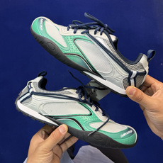Balenciaga巴黎世家 25代Radar 圆头系带 做旧效果 低帮 生活休闲鞋 男款货号: WST Balenciaga巴黎世家 25代Radar 圆头系带 做旧效果 低帮 生活休闲鞋 男款货号: WST
