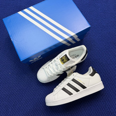 纯原订单!金标贝壳头两色adlidas originals Superstar 经典永存!品质绝对可以把 纯原订单!金标贝壳头两色adlidas originals Superstar 经典永存!品质绝对可以把