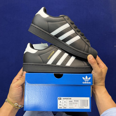 纯原订单!金标贝壳头两色adlidas originals Superstar 经典永存!品质绝对可以把 纯原订单!金标贝壳头两色adlidas originals Superstar 经典永存!品质绝对可以把