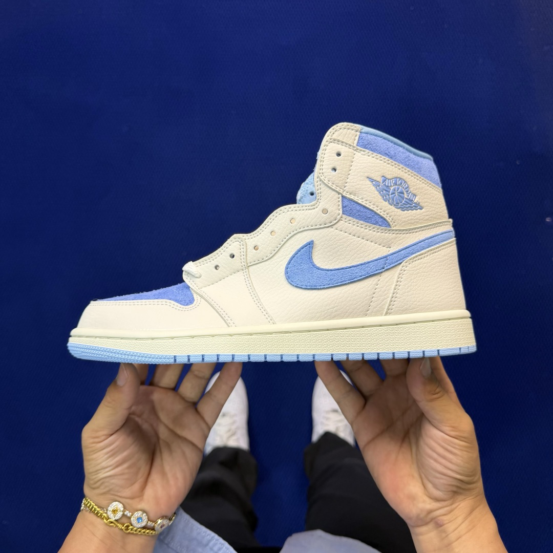 性价比头层aj1高帮！长期补货Nike Air Jordan 1 high第52色: 麂皮蓝色货号：FD