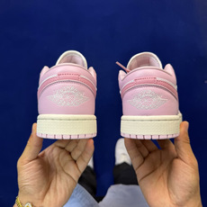 主推价格优势私DF版 顶级性价比低帮!第184色:白元素粉Air Jordan AJ1 Low 低帮系列 主推价格优势私DF版 顶级性价比低帮!第184色:白元素粉Air Jordan AJ1 Low 低帮系列