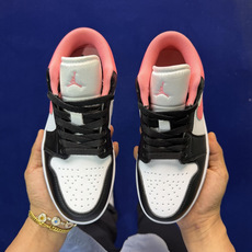 主推价格优势私DF版 顶级性价比低帮!第185色:白粉Air Jordan AJ1 Low 低帮系列鞋型 主推价格优势私DF版 顶级性价比低帮!第185色:白粉Air Jordan AJ1 Low 低帮系列鞋型