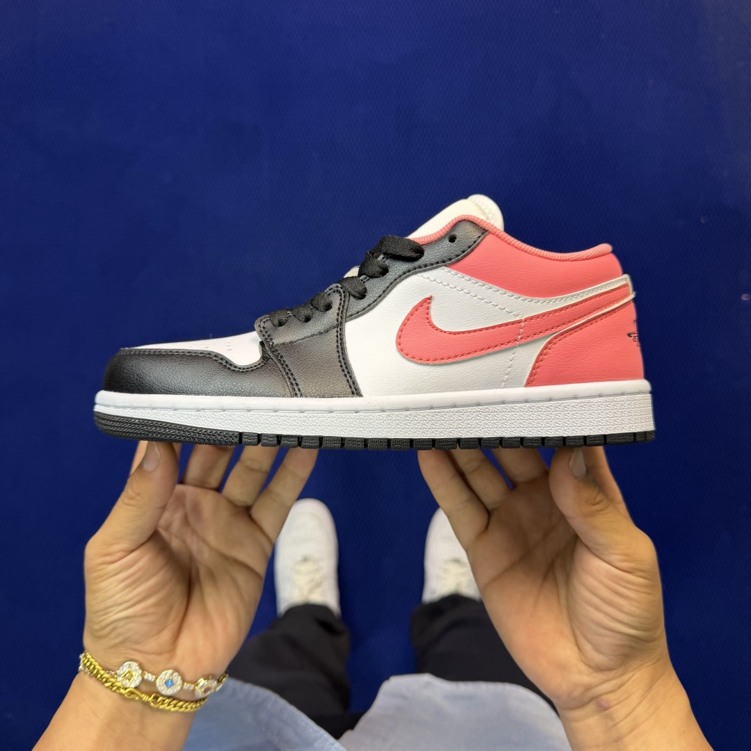 主推价格优势私DF版 顶级性价比低帮！第185色:白粉Air Jordan AJ1 Low 低帮系列鞋型
