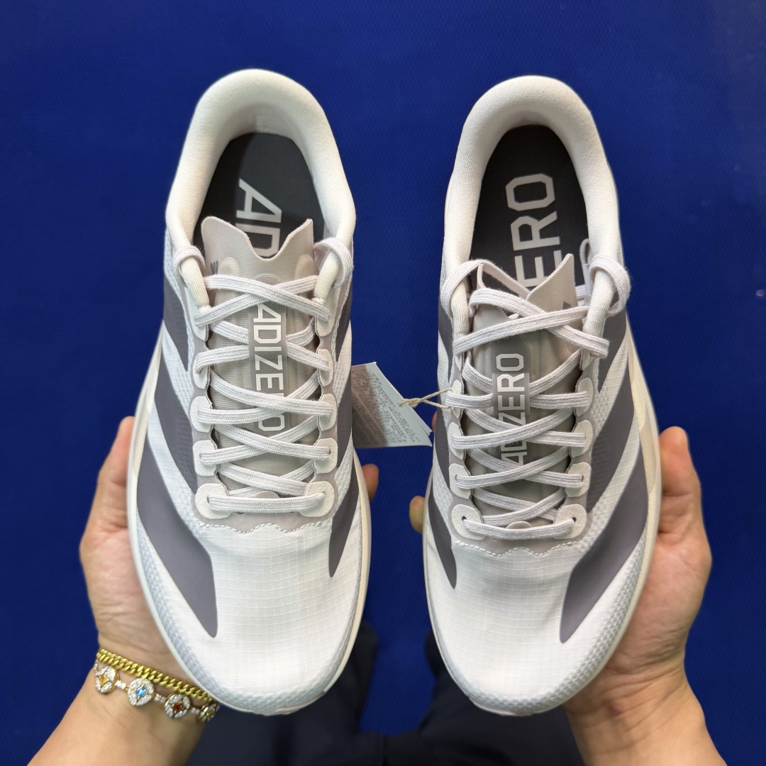 新版 AD Adizero Evo SL 阿迪达斯马拉松跑步鞋轻量Q弹缓震跑鞋新体验！第35色:灰褐色货