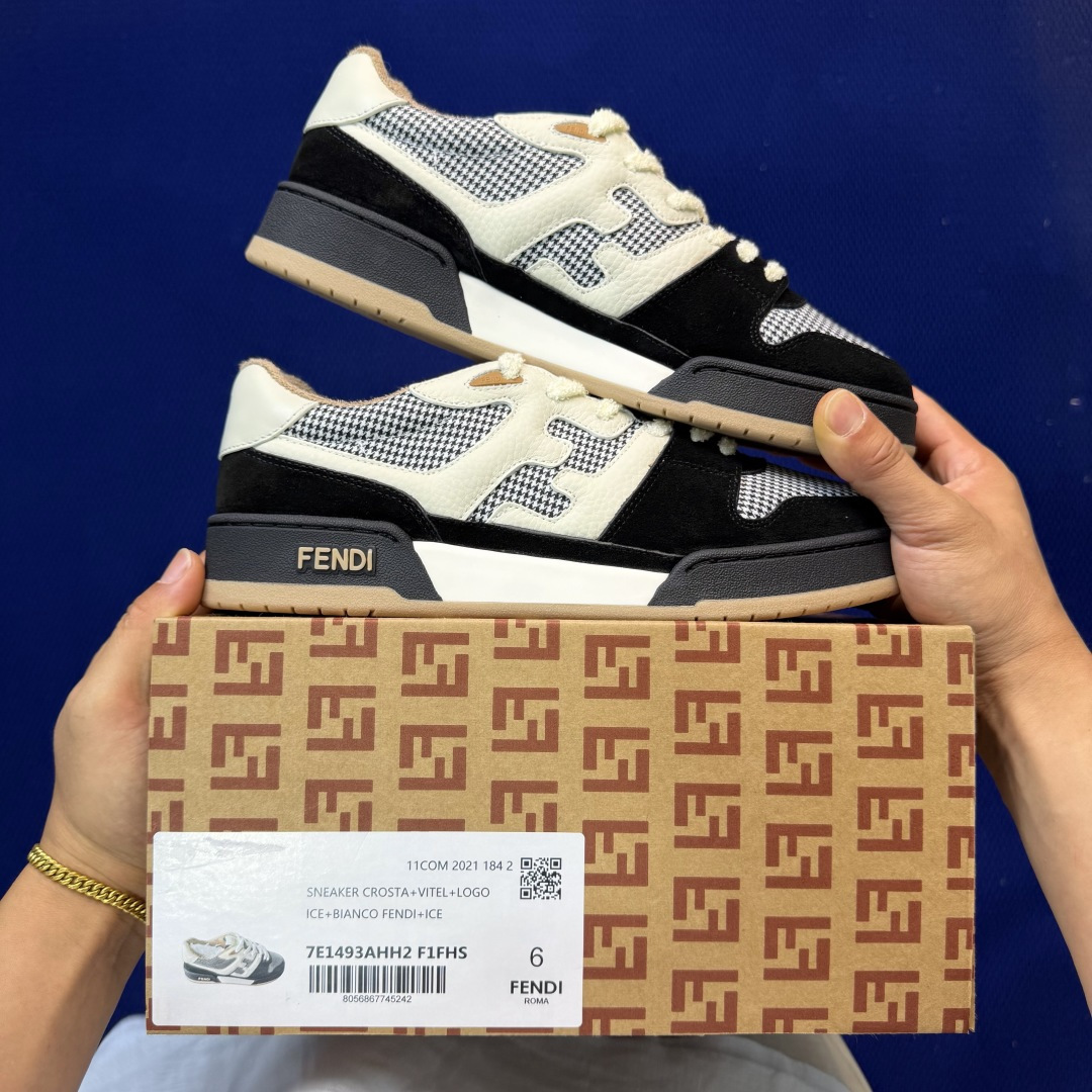 Fendi芬迪情侣款板鞋41色！#全身20几个细节点全部做到一致还原 吊打市面所有版本 独家原装套装配件
