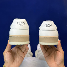 Fendi芬迪情侣款板鞋41色!#全身20几个细节点全部做到一致还原 吊打市面所有版本 独家原装套装配件 Fendi芬迪情侣款板鞋41色!#全身20几个细节点全部做到一致还原 吊打市面所有版本 独家原装套装配件