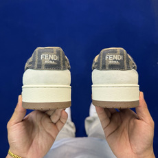 Fendi芬迪情侣款板鞋41色!#全身20几个细节点全部做到一致还原 吊打市面所有版本 独家原装套装配件 Fendi芬迪情侣款板鞋41色!#全身20几个细节点全部做到一致还原 吊打市面所有版本 独家原装套装配件