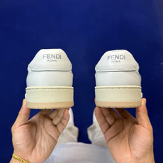 Fendi芬迪情侣款板鞋41色!#全身20几个细节点全部做到一致还原 吊打市面所有版本 独家原装套装配件 Fendi芬迪情侣款板鞋41色!#全身20几个细节点全部做到一致还原 吊打市面所有版本 独家原装套装配件