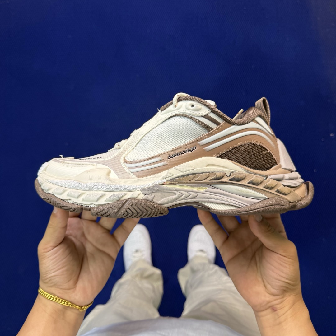 Balenciaga巴黎世家 Triple S .2 Gradient该有的材料配置、做工工艺和配套配件