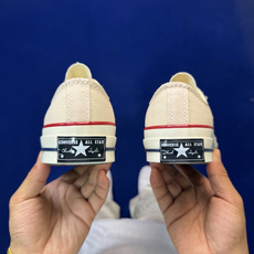 虎扑版‼️匡威米色低帮!CConverse 匡威 Chuck 70 1970S 帆布休闲板鞋行业一线头部 虎扑版‼️匡威米色低帮!CConverse 匡威 Chuck 70 1970S 帆布休闲板鞋行业一线头部