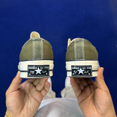 虎扑版‼️匡威军绿低帮!CConverse 匡威 Chuck 70 1970S 帆布休闲板鞋行业一线头部 虎扑版‼️匡威军绿低帮!CConverse 匡威 Chuck 70 1970S 帆布休闲板鞋行业一线头部