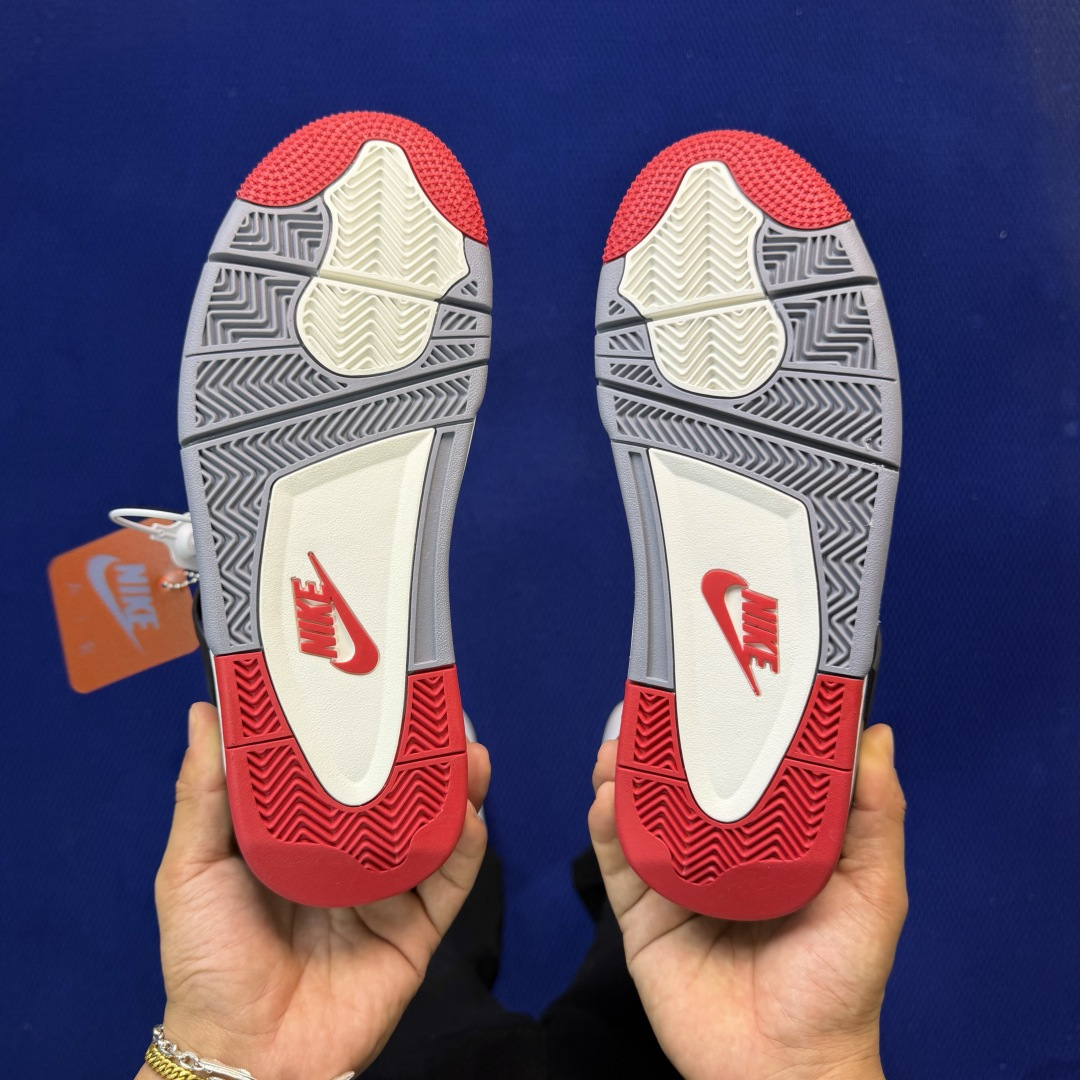 顶级性价比 aj4系列：黑红公牛全头层纯原大厂品质！货号：-060 尺码40-47.5带半码