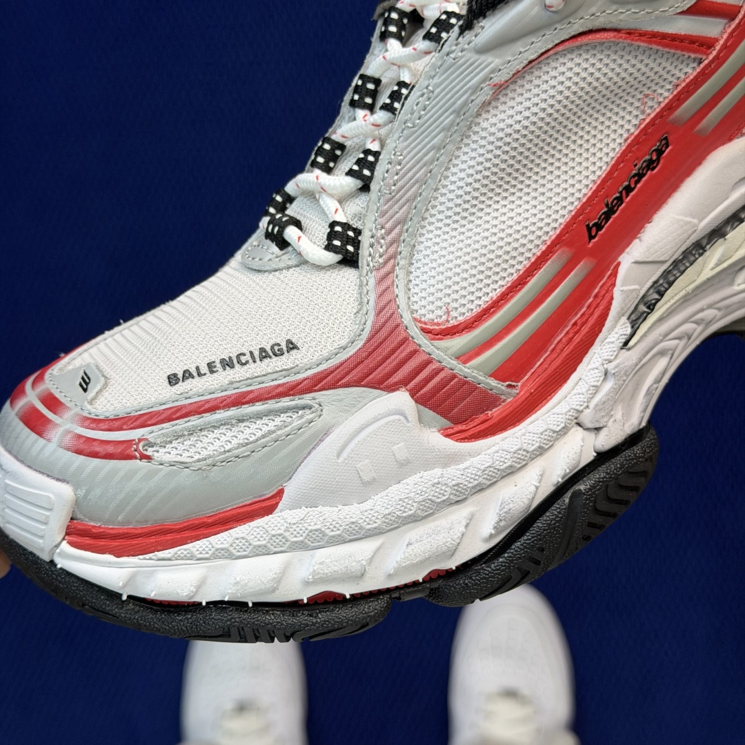 Balenciaga巴黎世家 Triple S .2 Gradient该有的材料配置、做工工艺和配套配件