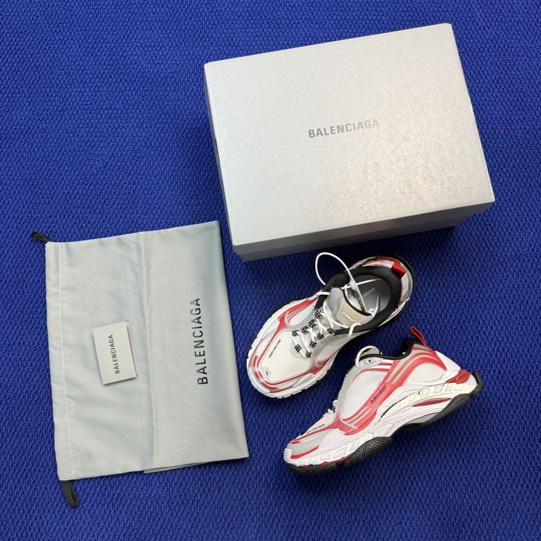 Balenciaga巴黎世家 Triple S .2 Gradient该有的材料配置、做工工艺和配套配件