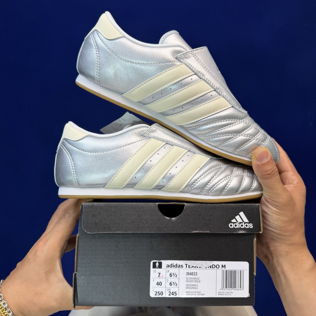 adidas originals Taekwondo 跆拳道训练鞋第6色:金属银JS4023 尺码：36