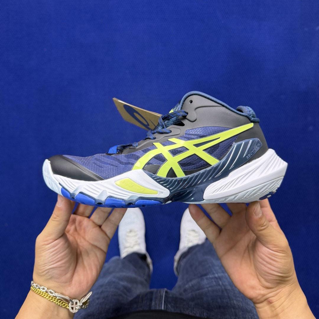 亚瑟士中帮排球🏐训练鞋！Asics Metarise 1.0树脂加工的网眼材料的鞋面结构为脚的运动提供了