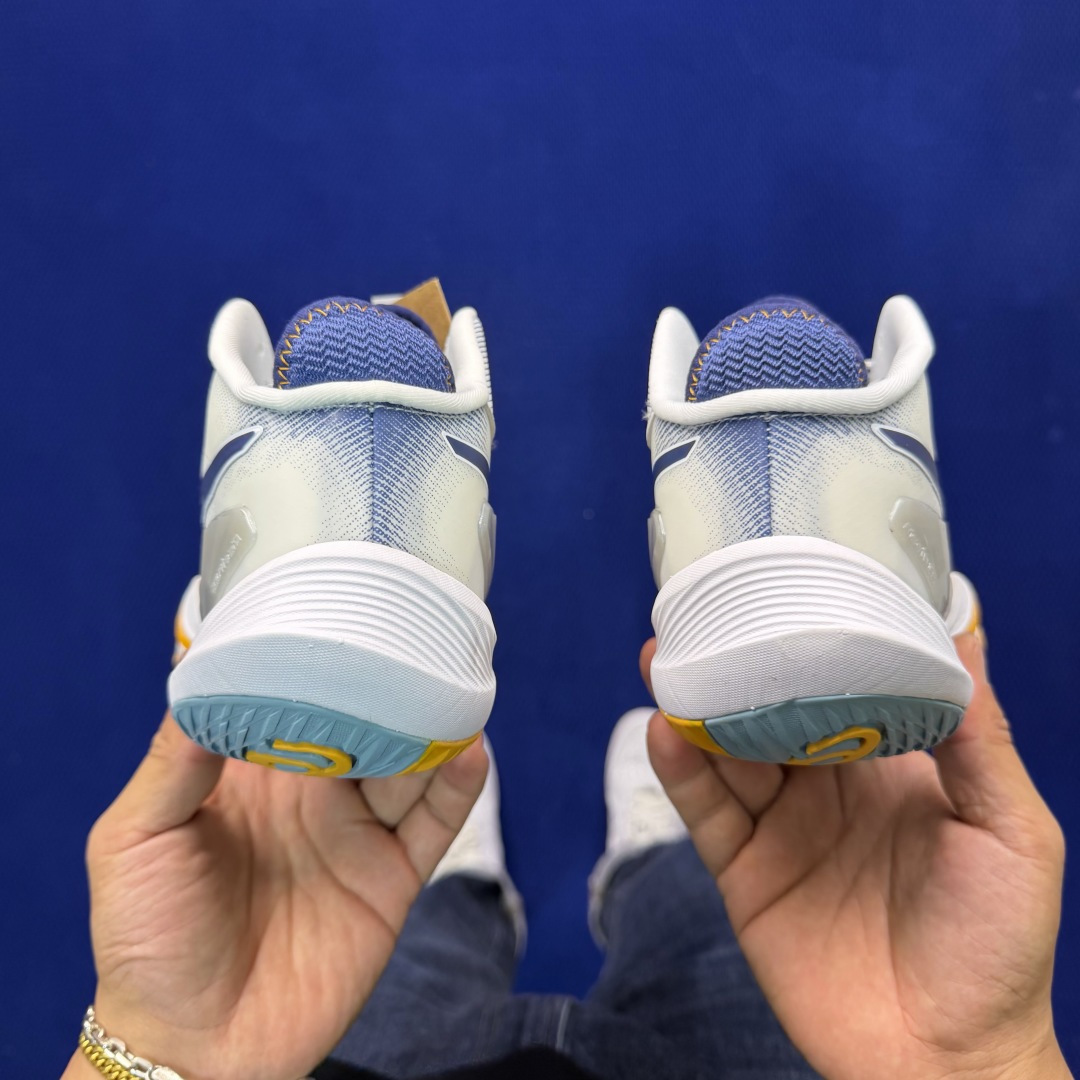 亚瑟士中帮排球🏐训练鞋！Asics Metarise 1.0树脂加工的网眼材料的鞋面结构为脚的运动提供了