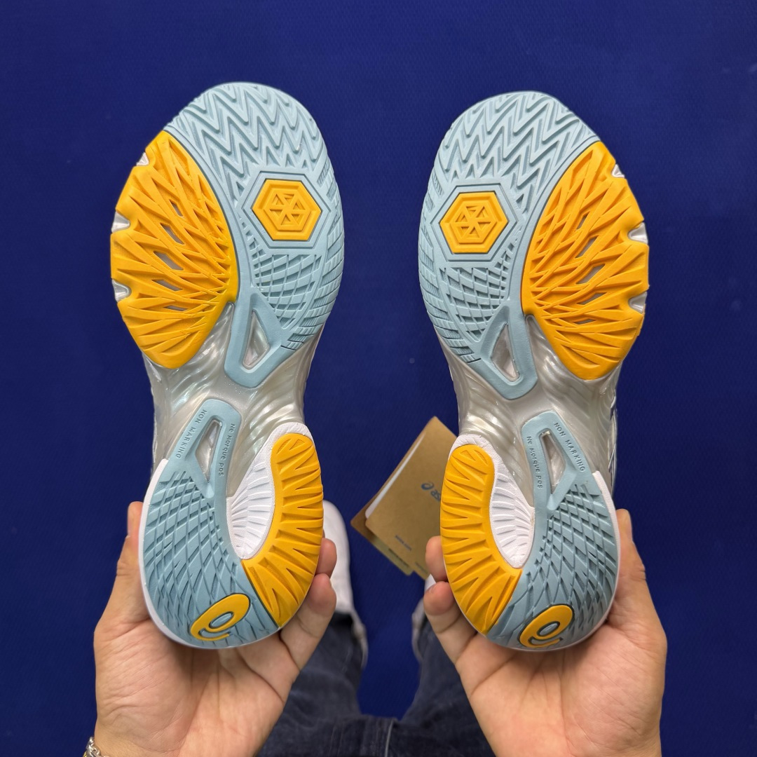 亚瑟士中帮排球🏐训练鞋！Asics Metarise 1.0树脂加工的网眼材料的鞋面结构为脚的运动提供了