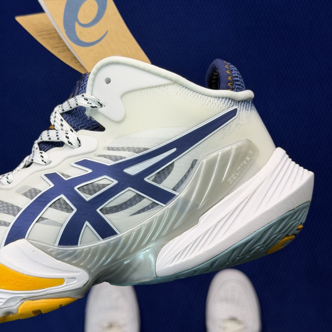 亚瑟士中帮排球🏐训练鞋！Asics Metarise 1.0树脂加工的网眼材料的鞋面结构为脚的运动提供了