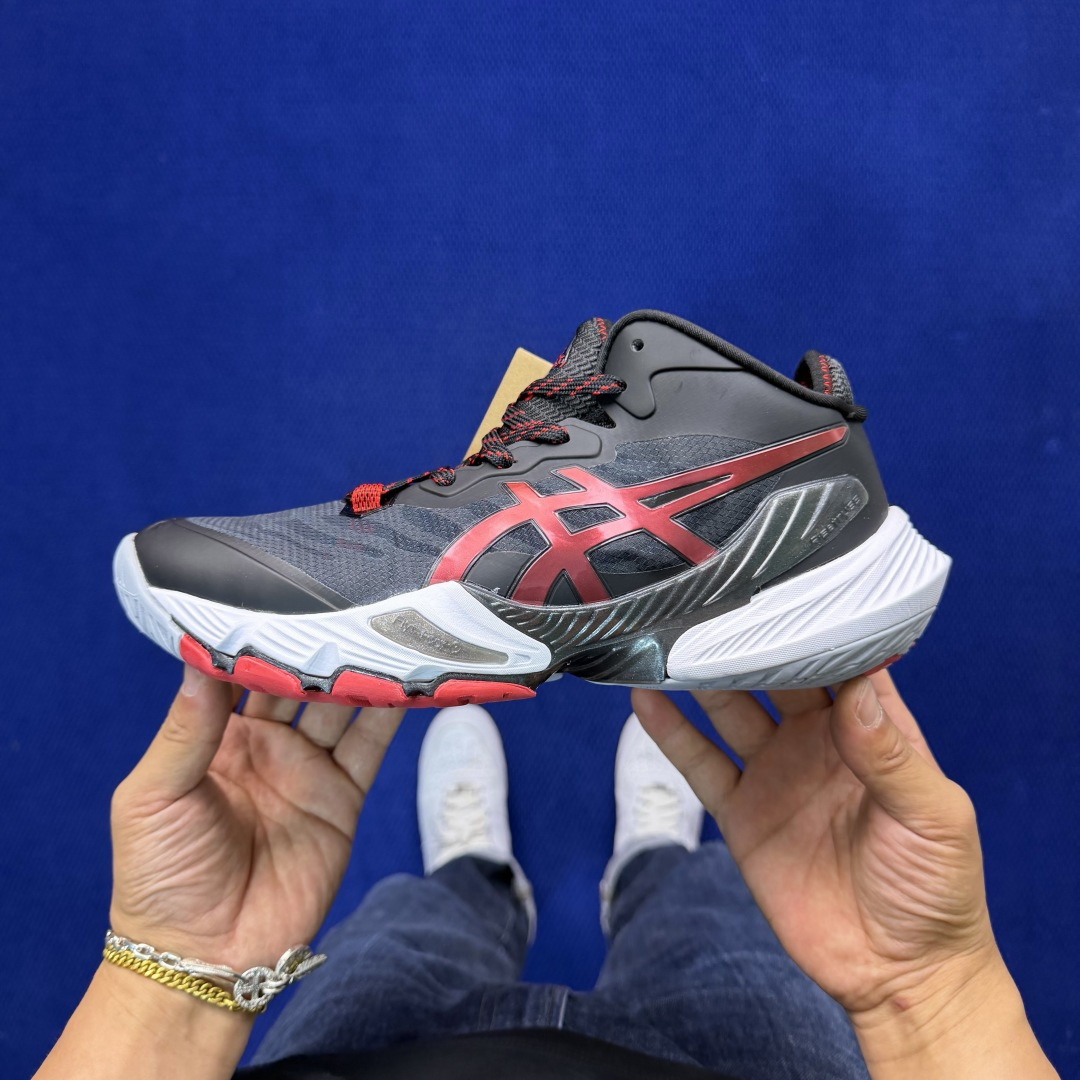 亚瑟士中帮排球🏐训练鞋！Asics Metarise 1.0树脂加工的网眼材料的鞋面结构为脚的运动提供了