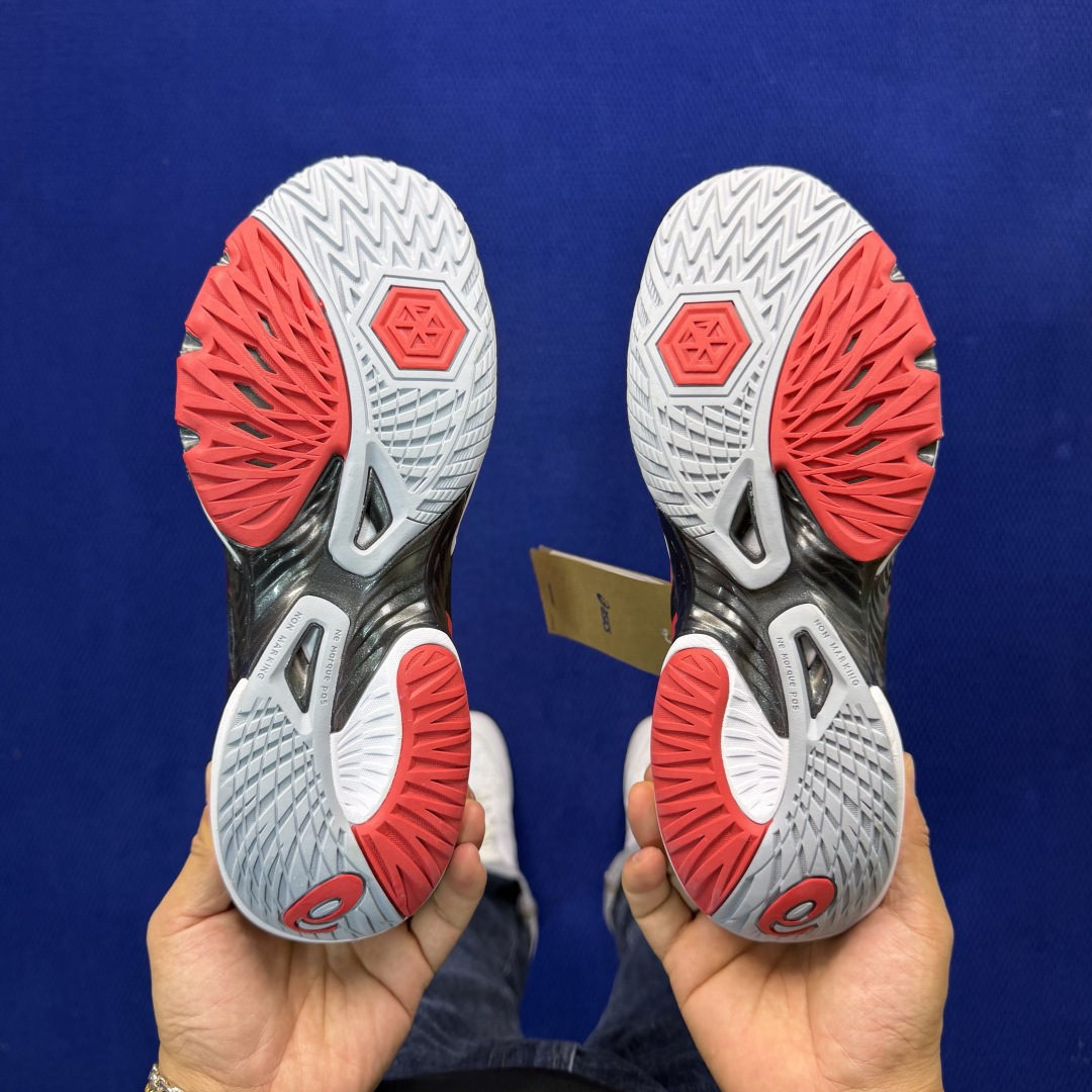 亚瑟士中帮排球🏐训练鞋！Asics Metarise 1.0树脂加工的网眼材料的鞋面结构为脚的运动提供了