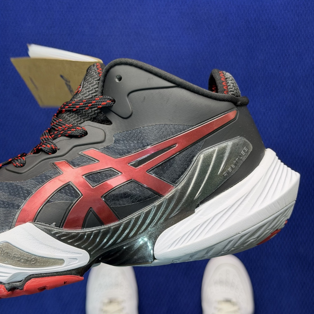 亚瑟士中帮排球🏐训练鞋！Asics Metarise 1.0树脂加工的网眼材料的鞋面结构为脚的运动提供了