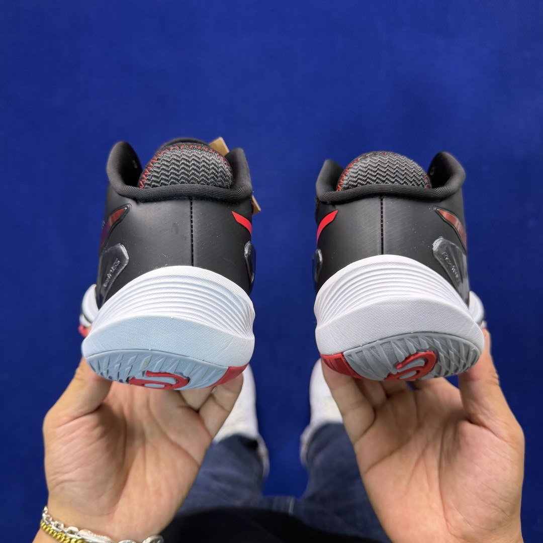 亚瑟士中帮排球🏐训练鞋！Asics Metarise 1.0树脂加工的网眼材料的鞋面结构为脚的运动提供了
