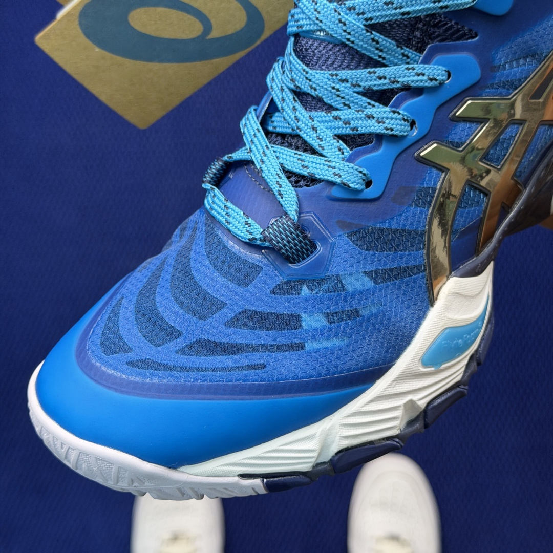 亚瑟士中帮排球🏐训练鞋！Asics Metarise 1.0树脂加工的网眼材料的鞋面结构为脚的运动提供了