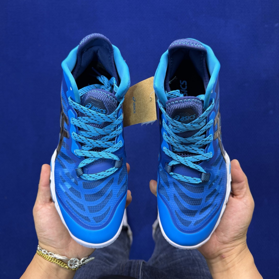 亚瑟士中帮排球🏐训练鞋！Asics Metarise 1.0树脂加工的网眼材料的鞋面结构为脚的运动提供了