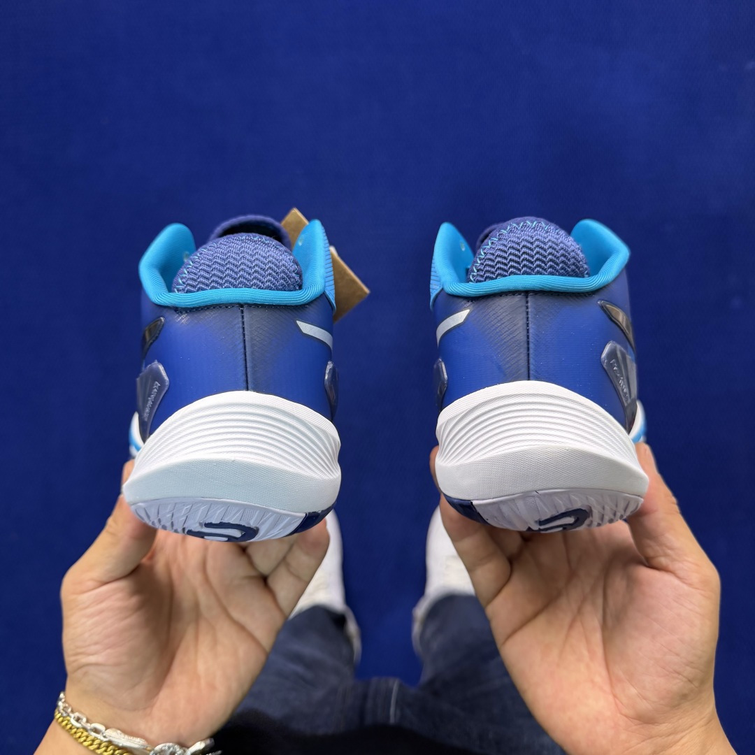 亚瑟士中帮排球🏐训练鞋！Asics Metarise 1.0树脂加工的网眼材料的鞋面结构为脚的运动提供了