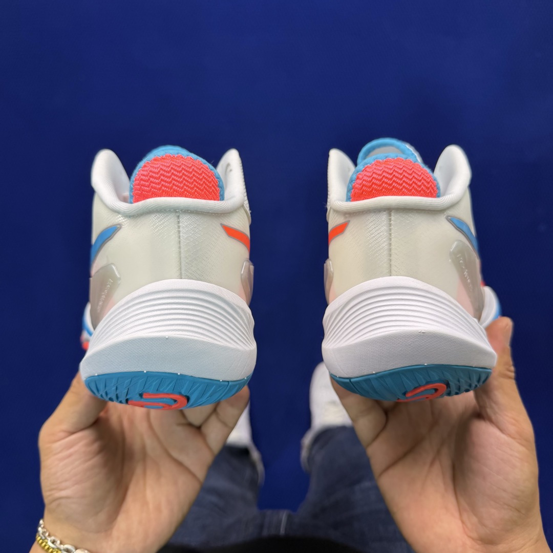 亚瑟士中帮排球🏐训练鞋！Asics Metarise 1.0树脂加工的网眼材料的鞋面结构为脚的运动提供了