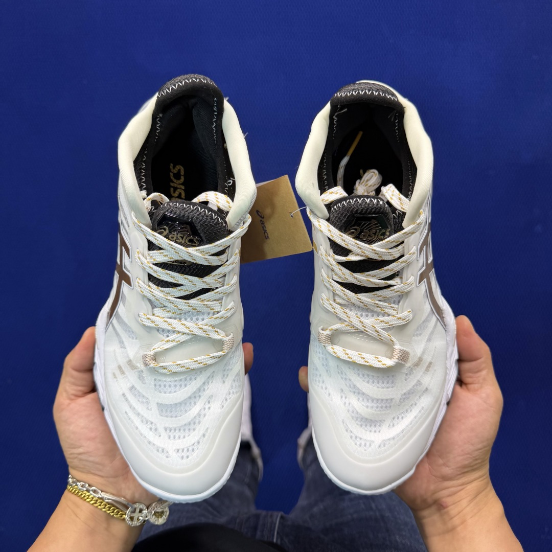 亚瑟士中帮排球🏐训练鞋！Asics Metarise 1.0树脂加工的网眼材料的鞋面结构为脚的运动提供了