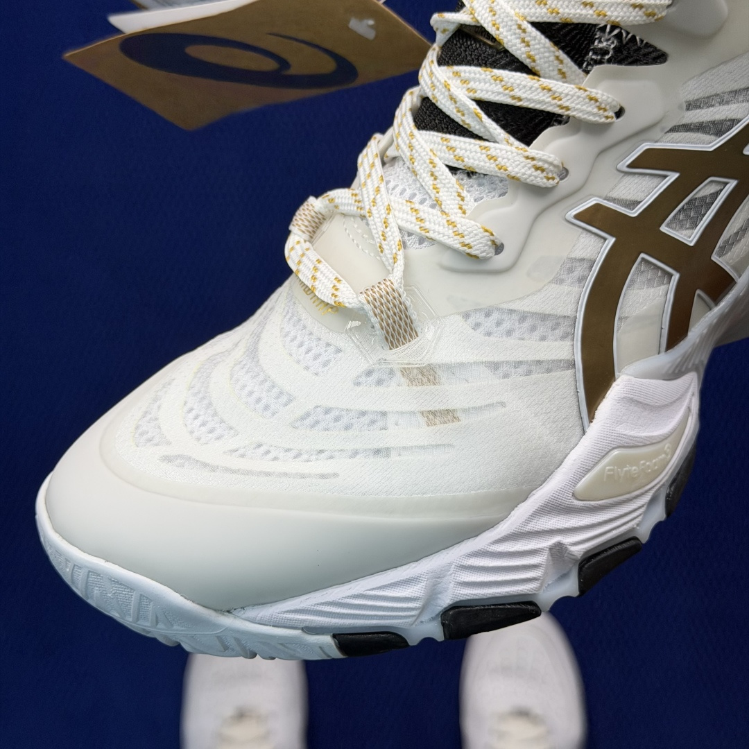 亚瑟士中帮排球🏐训练鞋！Asics Metarise 1.0树脂加工的网眼材料的鞋面结构为脚的运动提供了