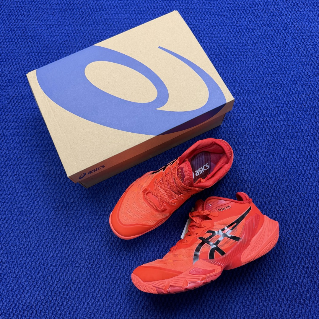 亚瑟士中帮排球🏐训练鞋！Asics Metarise 1.0树脂加工的网眼材料的鞋面结构为脚的运动提供了