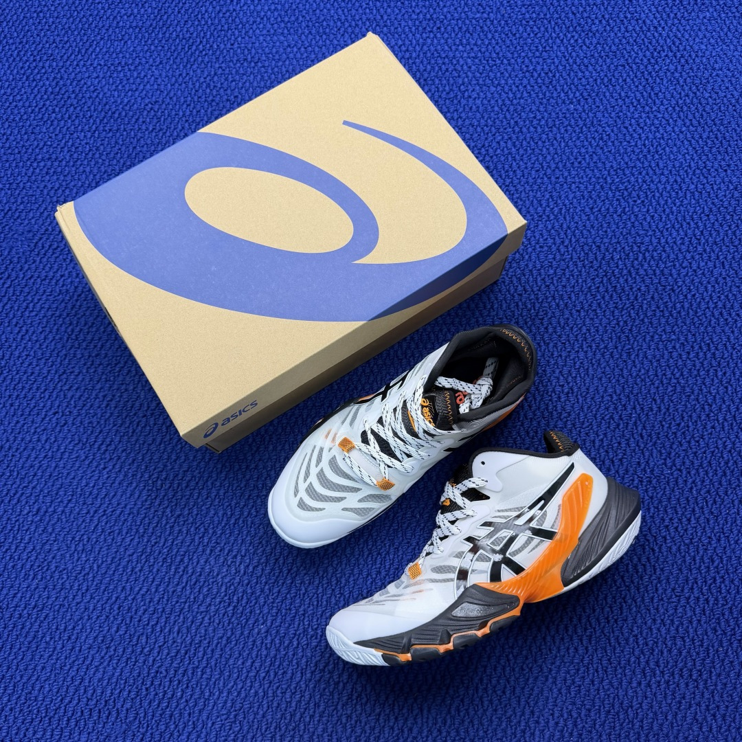 亚瑟士中帮排球🏐训练鞋！Asics Metarise 1.0树脂加工的网眼材料的鞋面结构为脚的运动提供了