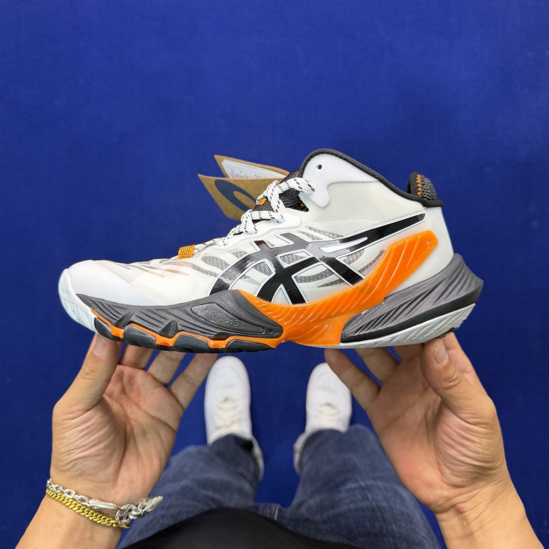 亚瑟士中帮排球🏐训练鞋！Asics Metarise 1.0树脂加工的网眼材料的鞋面结构为脚的运动提供了