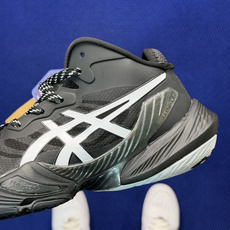 亚瑟士中帮排球🏐训练鞋!Asics Metarise 1.0树脂加工的网眼材料的鞋面结构为脚的运动提供了 亚瑟士中帮排球🏐训练鞋!Asics Metarise 1.0树脂加工的网眼材料的鞋面结构为脚的运动提供了