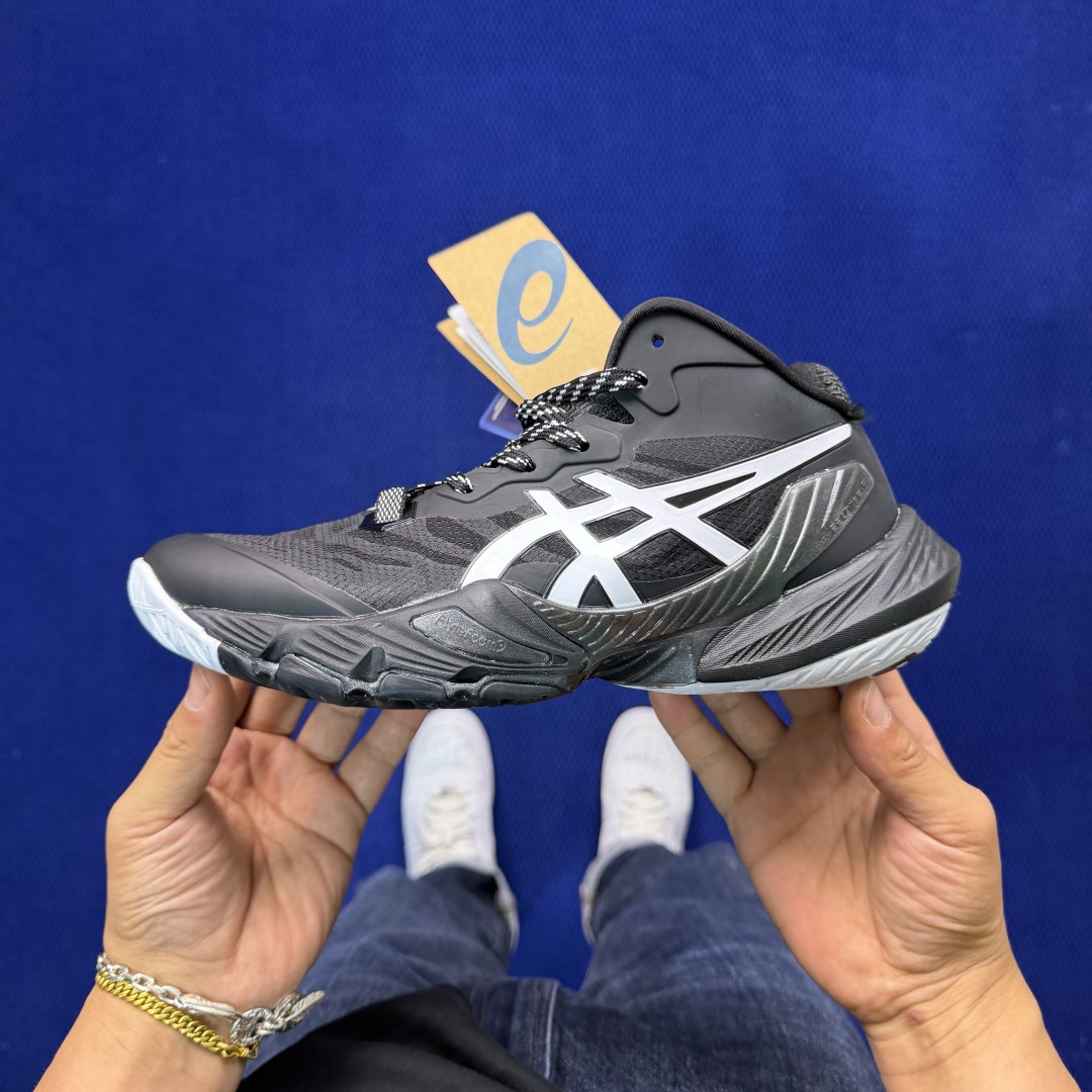 亚瑟士中帮排球🏐训练鞋！Asics Metarise 1.0树脂加工的网眼材料的鞋面结构为脚的运动提供了