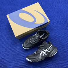 亚瑟士中帮排球🏐训练鞋!Asics Metarise 1.0树脂加工的网眼材料的鞋面结构为脚的运动提供了 亚瑟士中帮排球🏐训练鞋!Asics Metarise 1.0树脂加工的网眼材料的鞋面结构为脚的运动提供了