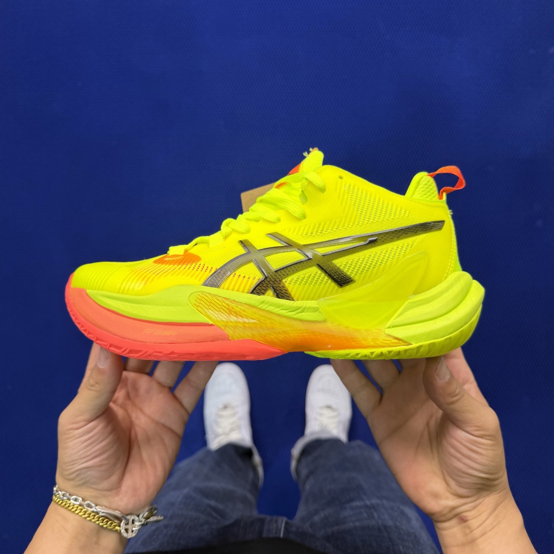 亚瑟士中帮训练鞋！Asics Metarise 2.0树脂加工的网眼材料的鞋面结构为脚的运动提供了耐用性