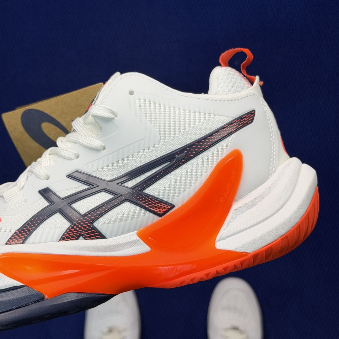 亚瑟士中帮训练鞋！Asics Metarise 2.0树脂加工的网眼材料的鞋面结构为脚的运动提供了耐用性