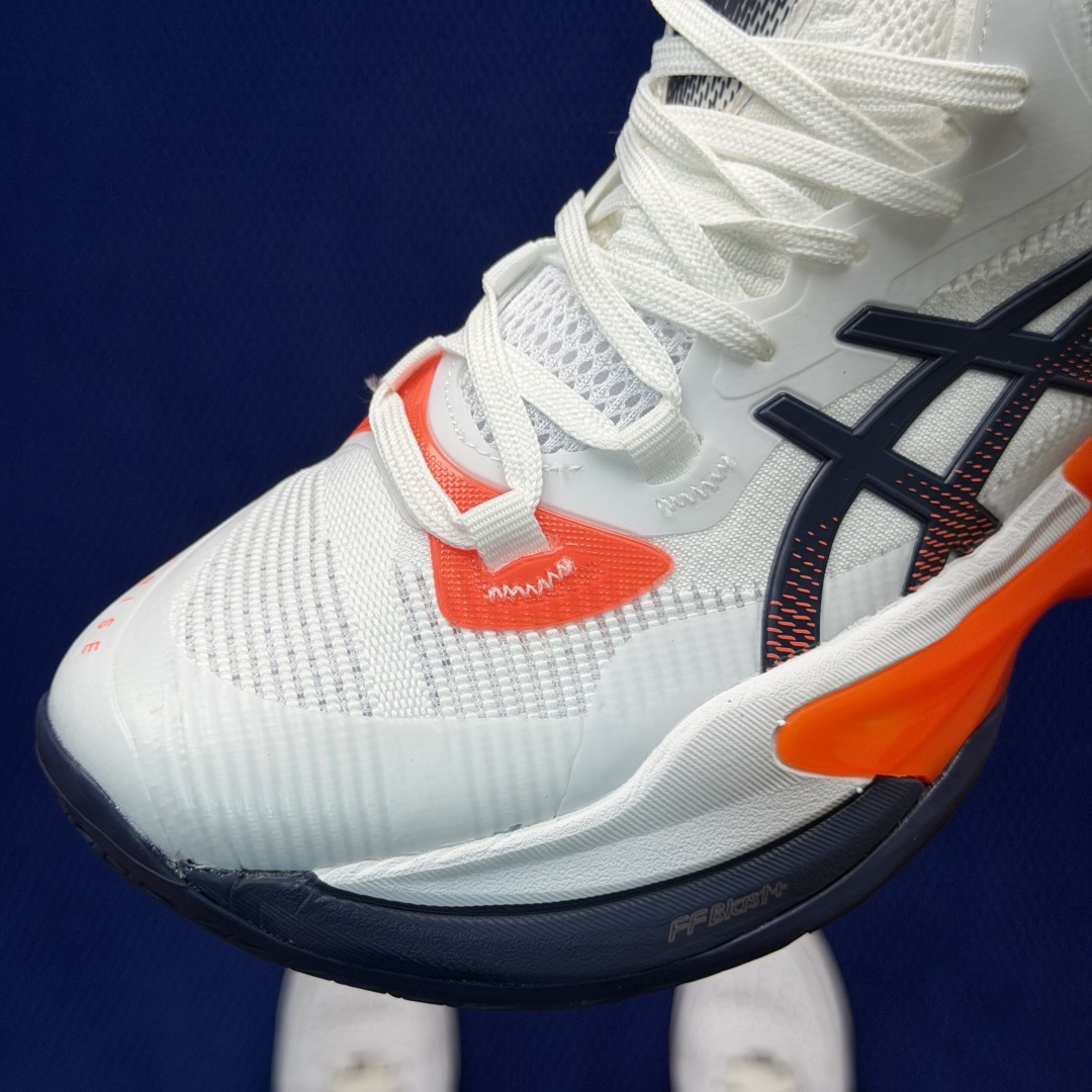 亚瑟士中帮训练鞋！Asics Metarise 2.0树脂加工的网眼材料的鞋面结构为脚的运动提供了耐用性