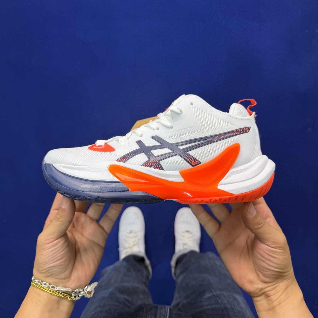 亚瑟士中帮训练鞋！Asics Metarise 2.0树脂加工的网眼材料的鞋面结构为脚的运动提供了耐用性