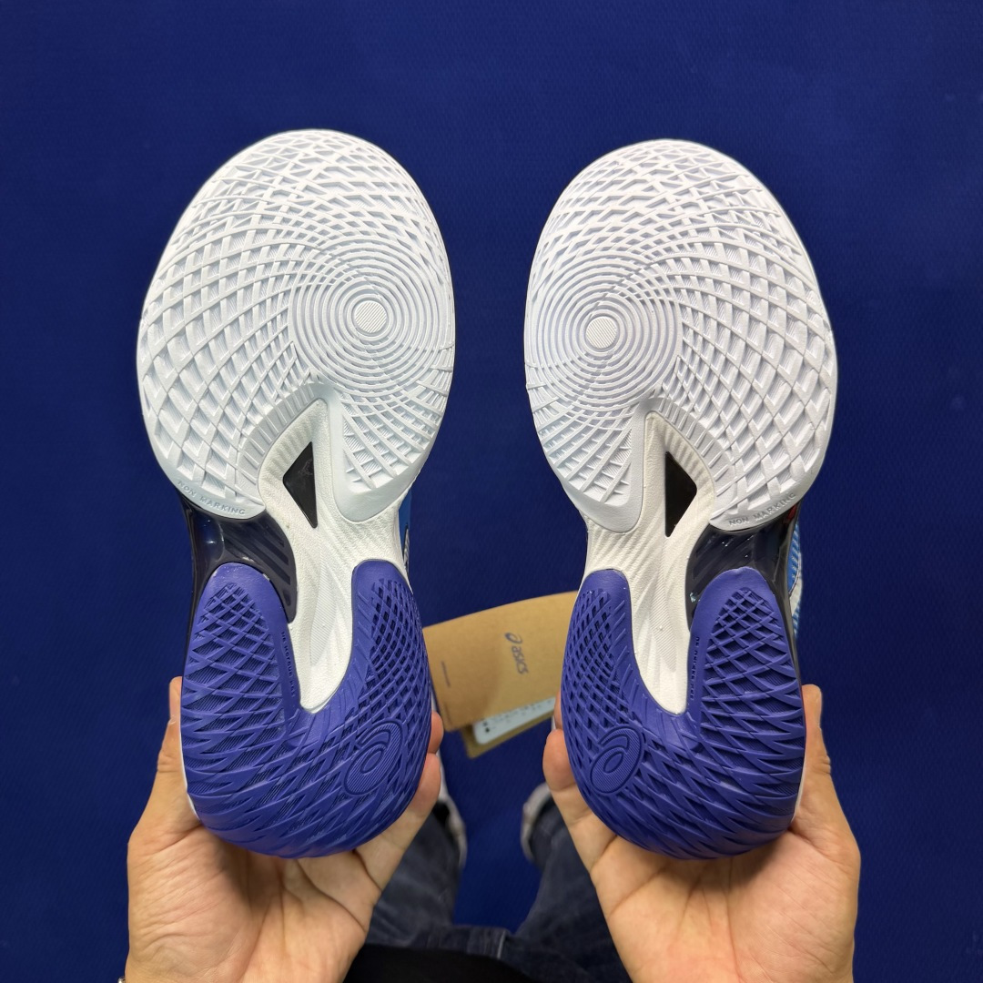 亚瑟士中帮训练鞋！Asics Metarise 2.0树脂加工的网眼材料的鞋面结构为脚的运动提供了耐用性